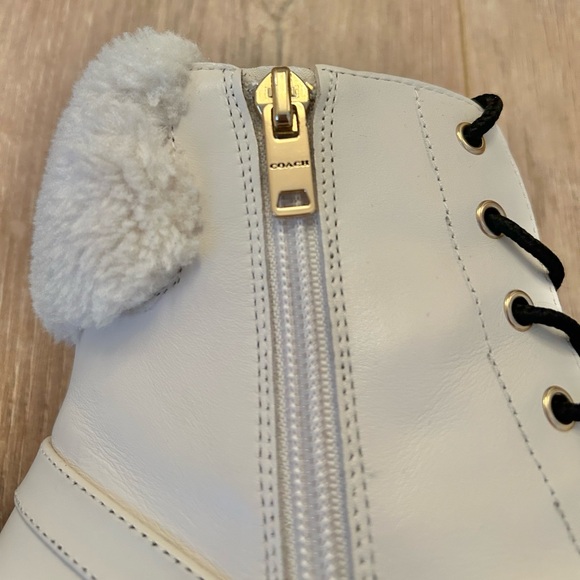Nearly New! Coach Ivory Leather Jill Boots - Picture 5 of 12